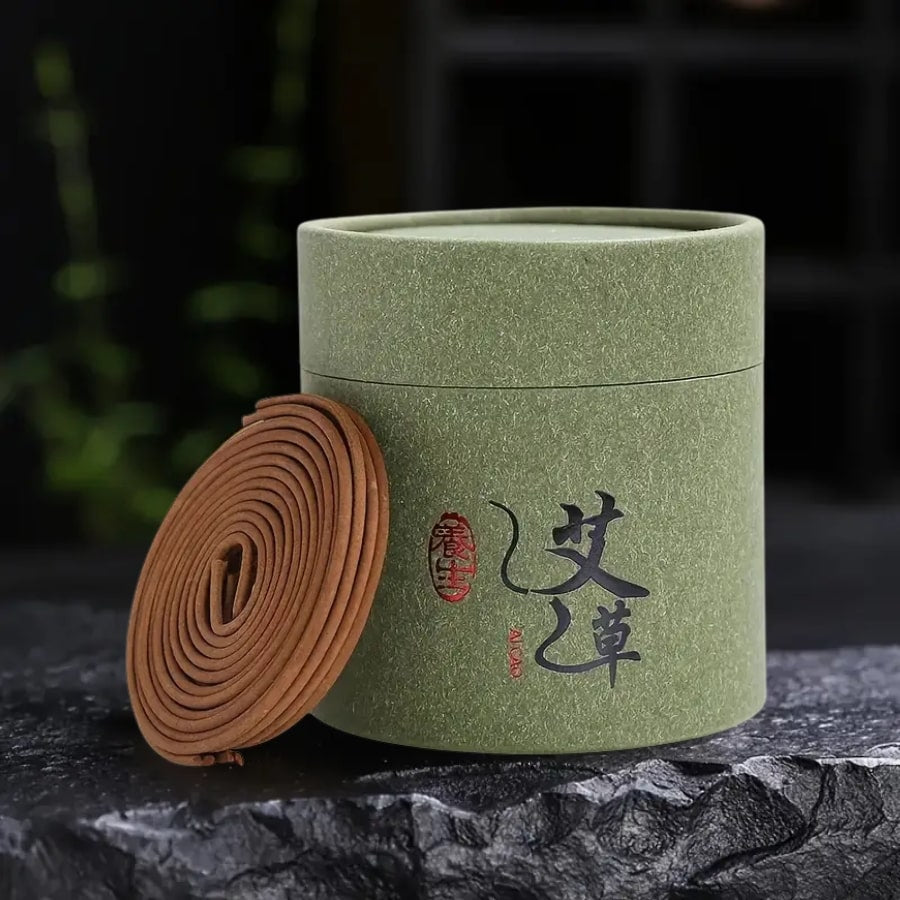 Une boîte de bobine d'encens à l'armoise avec une spirale