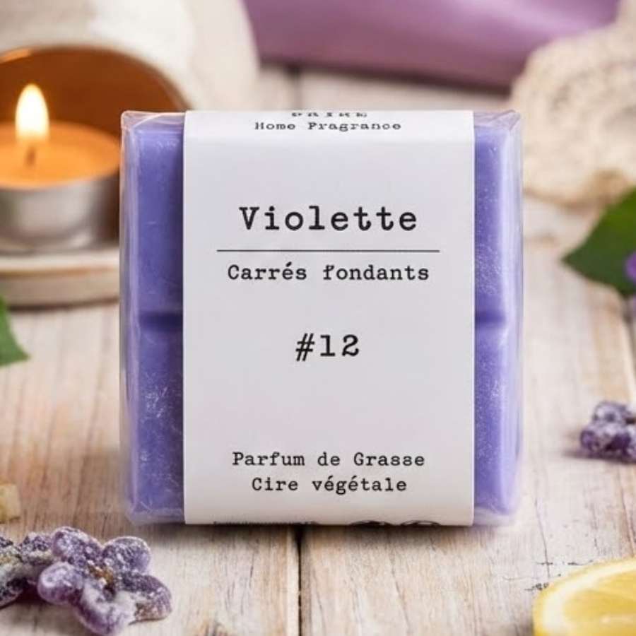 Un paquet de quatre carrés fondants Drake à la senteur Violette