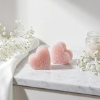 Carrés d'Ambre Lys Coeur 50g ByBazz savons roses sur marbre ambiance spa luxe
