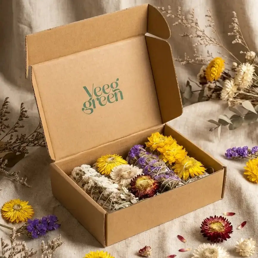Coffret de 4 sauges immortelles Veegreen en emballage carton avec fleurs séchées