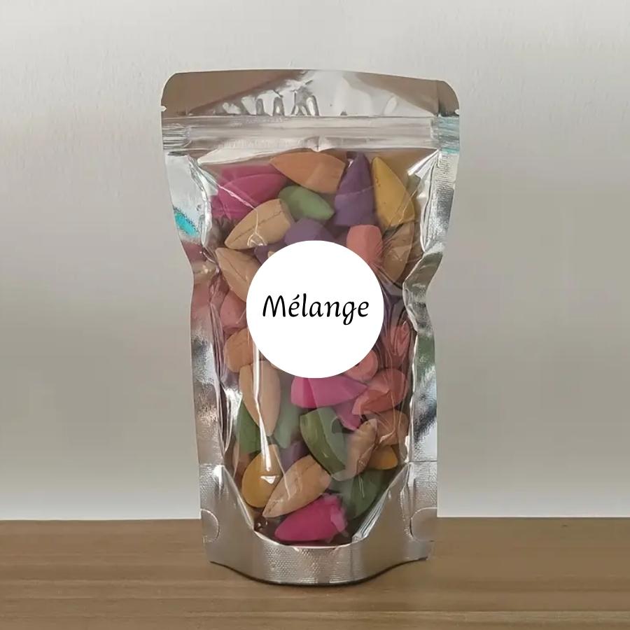 Un sachet de 60 pièces de Cônes d'encens à refoulement Mix de parfums