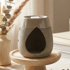 Diffuseur béton gris pour cire parfumée Scentchips avec fleurs séchées en décoration minimaliste
