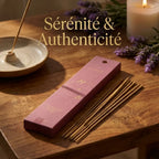 Encens naturel lavande 10 bâtons avec packaging et fleurs séchées sur surface zen