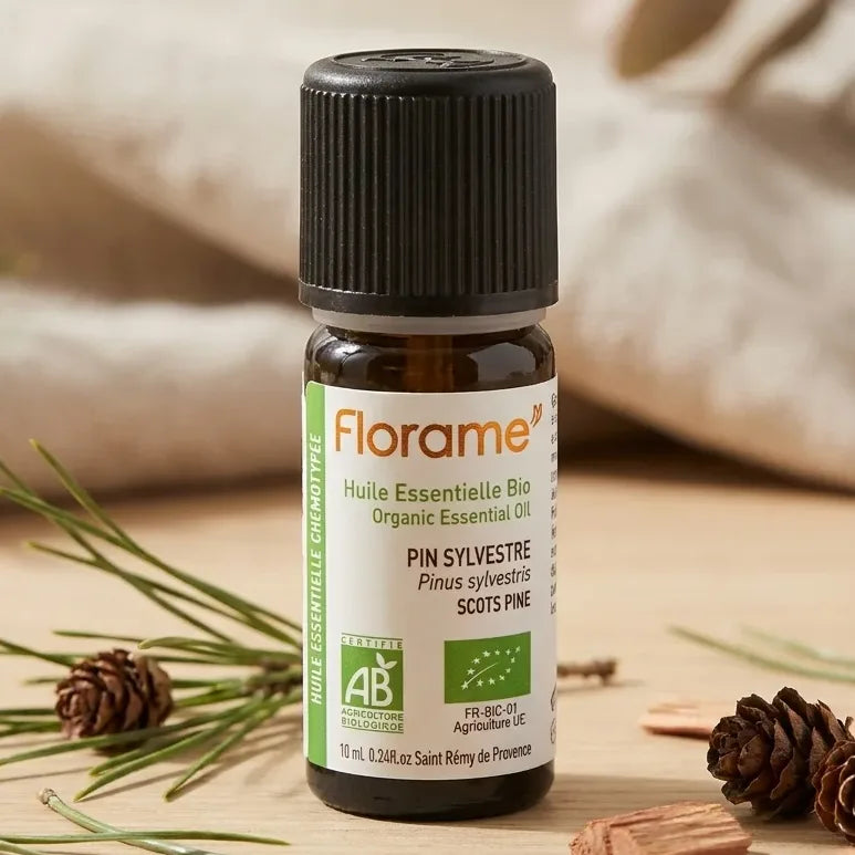 Huile essentielle bio pin sylvestre Florame 10ml flacon avec capuchon noir et étiquette verte