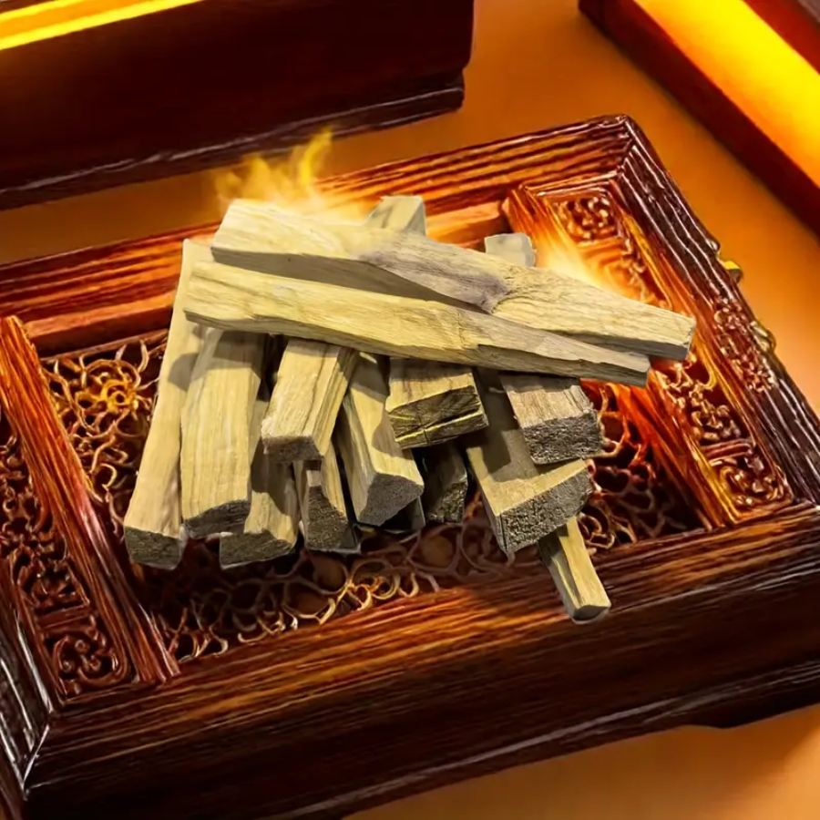 10 bâtons de palo santo en train de brûler