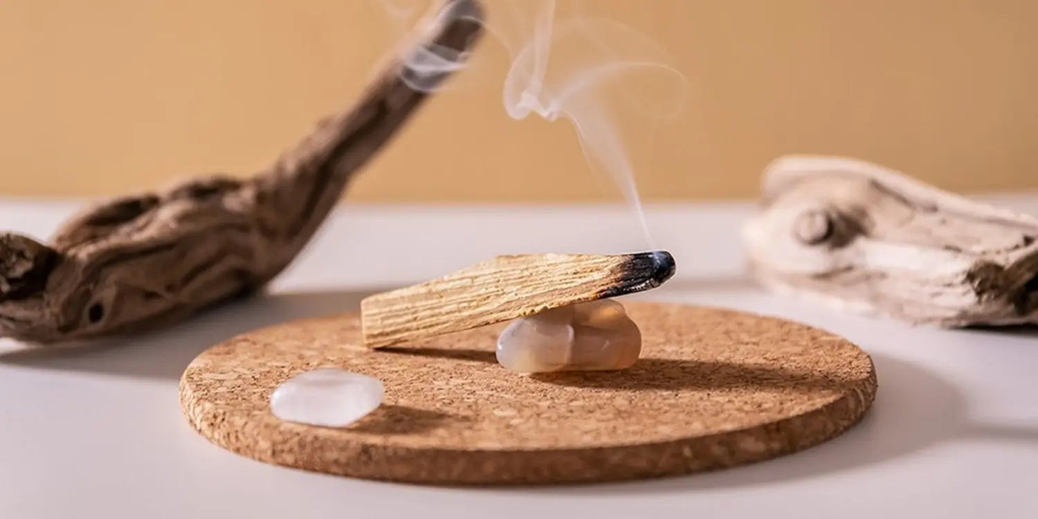 Image de Palo Santo qui brûle