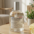 Parfum d'intérieur naturel Jolis Baume avec citron frais et plantes vertes sur bois