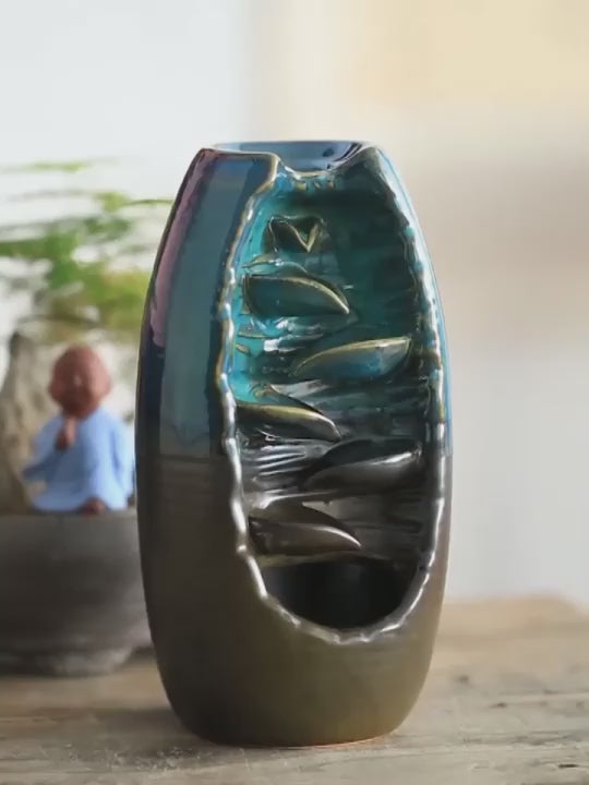 Vidéo de présentation du brûleur d'encens à refoulement en céramique modèle Cascade apaisante bleue