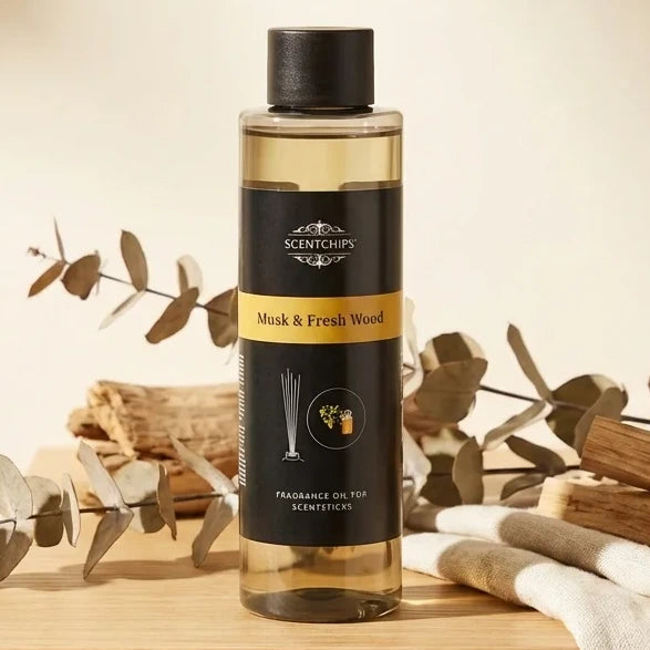 Recharge diffuseur Musc Bois Frais 400ml Scentchips sur étagère avec éléments naturels
