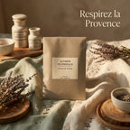 Sachet Parfumé Lavande Provençale avec packaging kraft, brindilles lavande et décoration lifestyle luxe