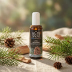 Spray Ambiance Pin Vétiver 100ml avec branches de pin frais et bois de cèdre sur fond neutre